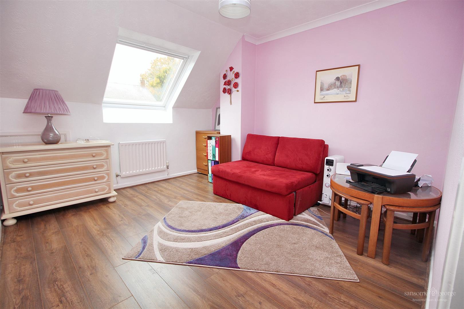 Sheraton Drive, Tilehurst, Reading